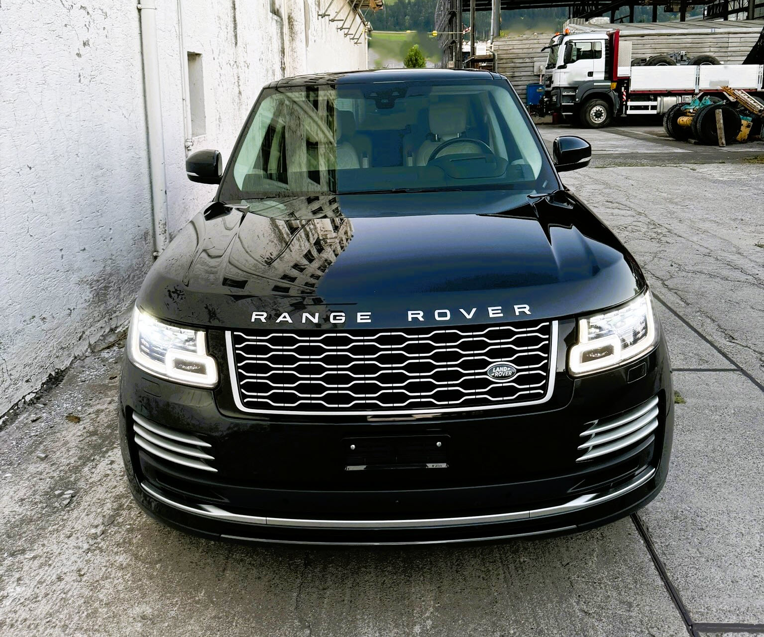 LAND ROVER Range Rover LWB 5.0 V8 S/C AB Automatic-image-4