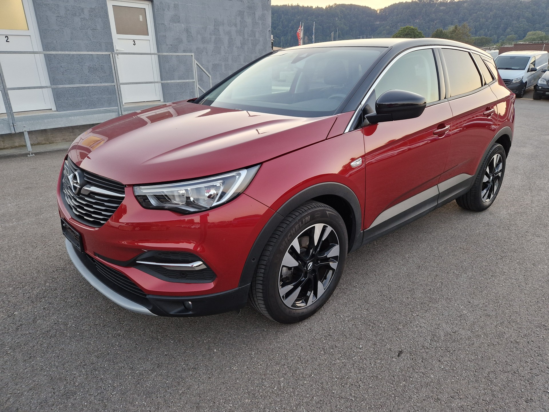 OPEL Grandland X 1.2i TP Enjoy-image-12