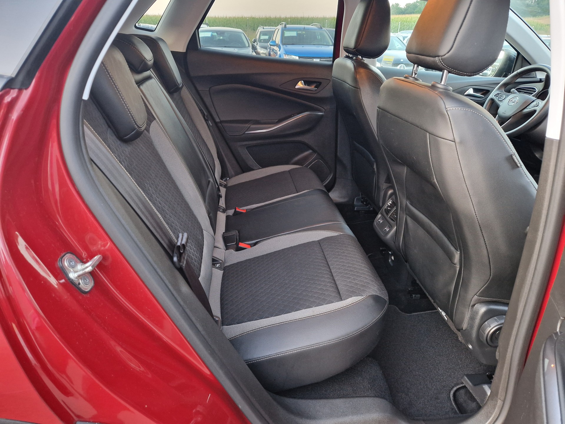 OPEL Grandland X 1.2i TP Enjoy-image-8