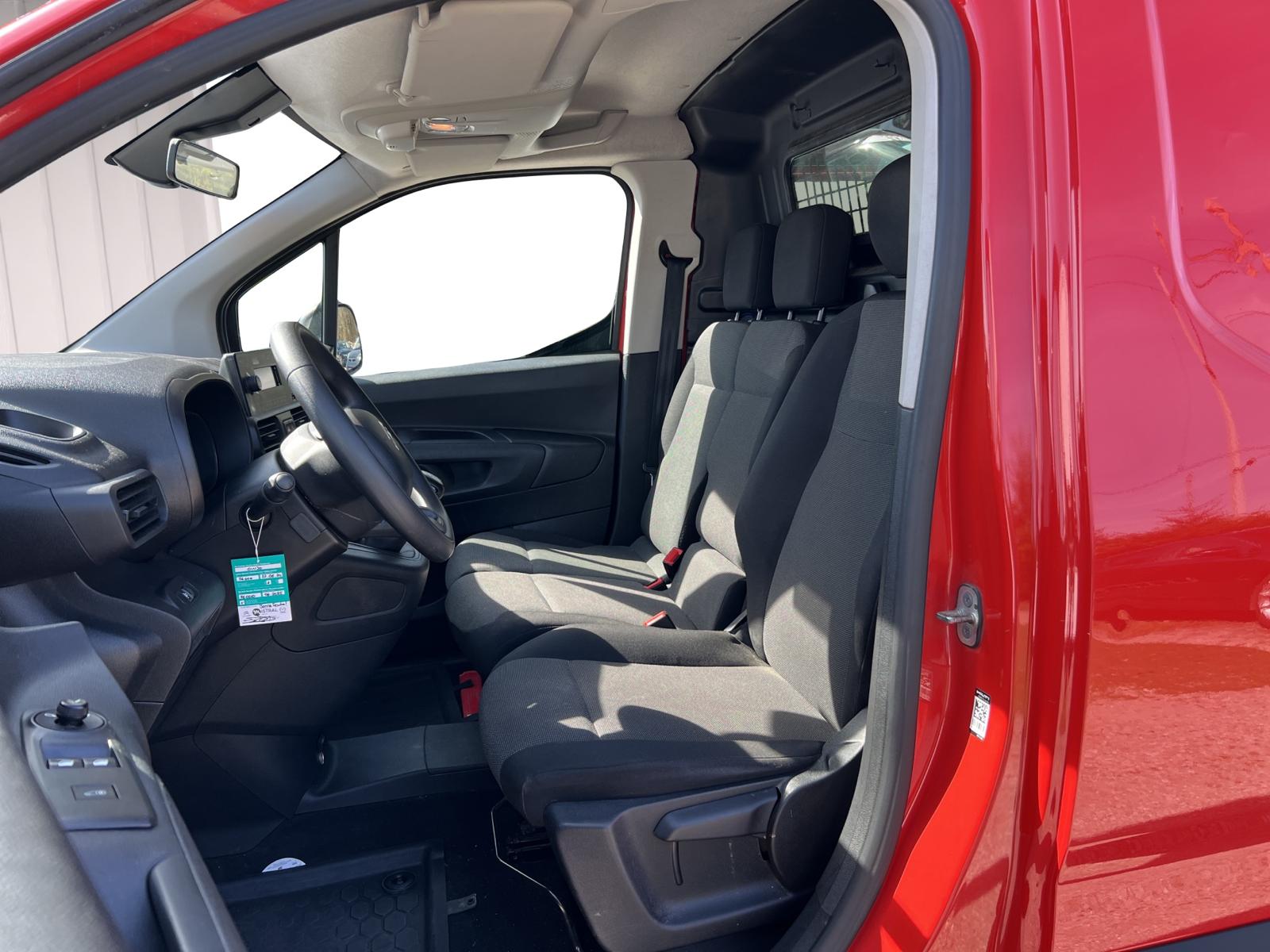 CITROEN Berlingo Van 1.2 Pure Tech 110 s/s Swiss Edition-image-7