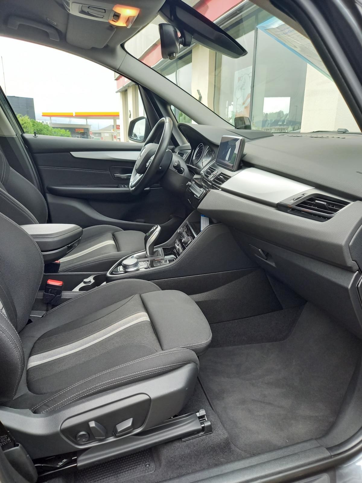 BMW 220d xDrive Gran Tourer Steptronic-image-9
