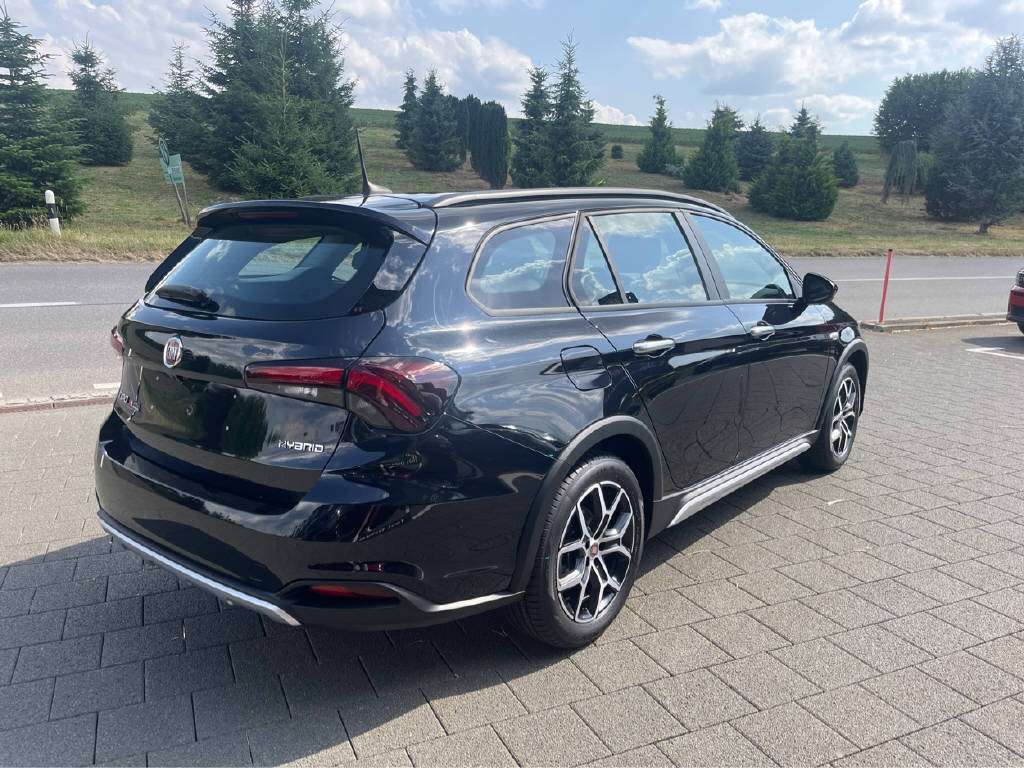FIAT Tipo SW 1.5 Hybrid Swiss Cross-image-2