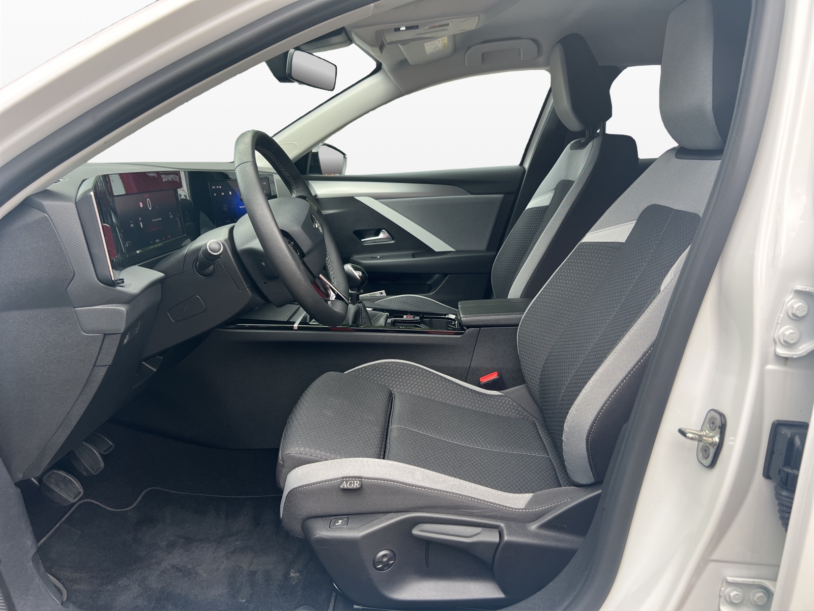 OPEL Astra 1.2i Turbo Swiss-image-4