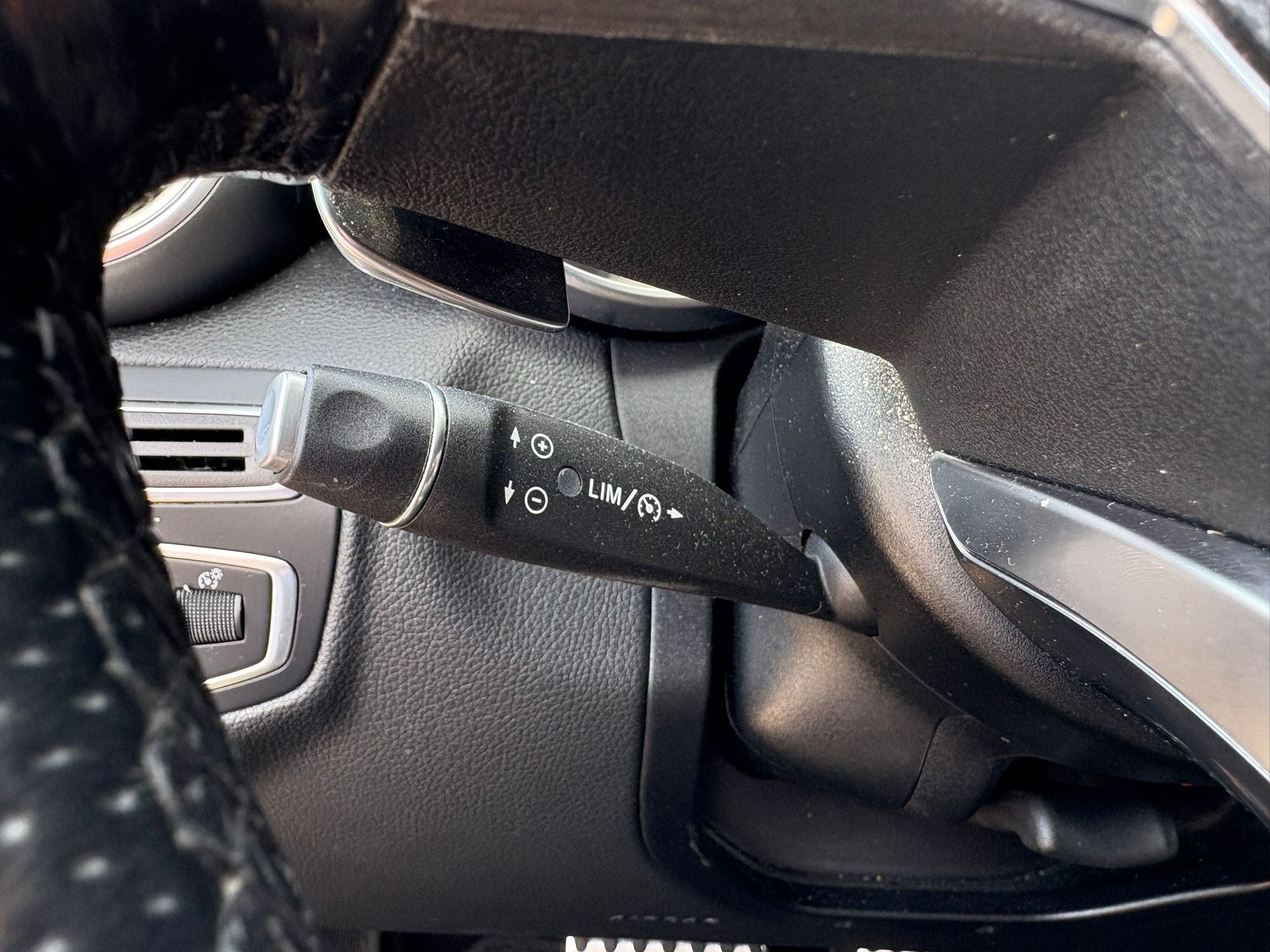 MERCEDES-BENZ C 250-image-13