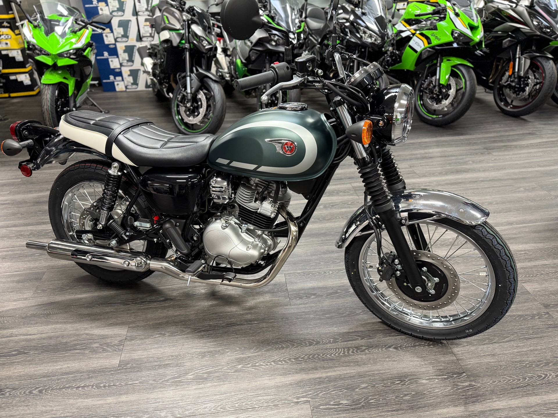 KAWASAKI NEW KAWASAKI W230 2026'-showroom-element-2