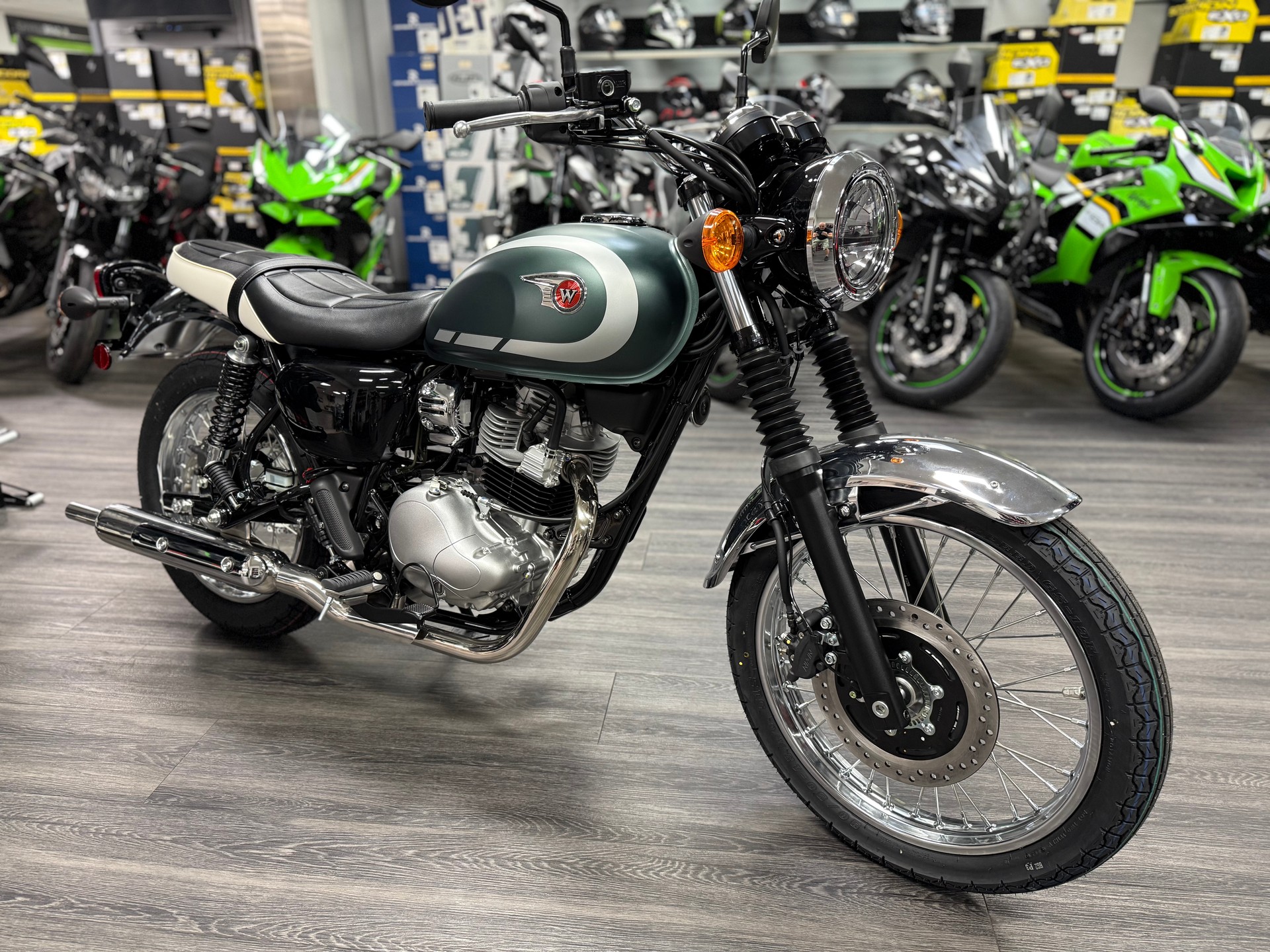 KAWASAKI NEW KAWASAKI W230 2026'-showroom-element-1
