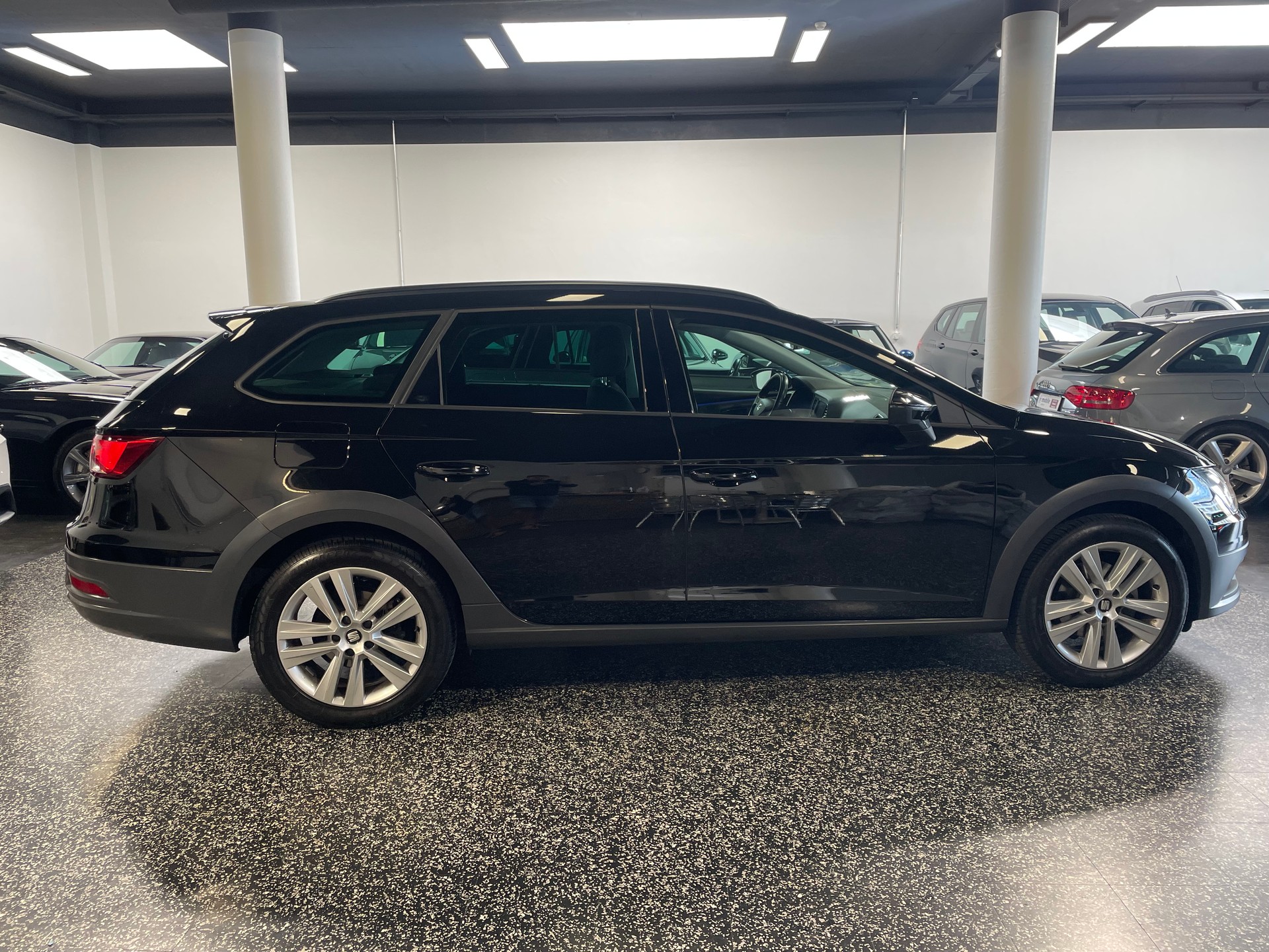 SEAT Leon ST 2.0 TDI CR X-Perience 4Drive DSG-image-5