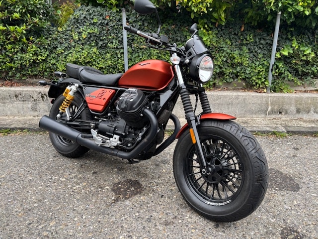 MOTO GUZZI V9 Bobber Sport-showroom-element-2