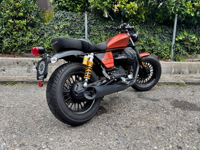 MOTO GUZZI V9 Bobber Sport-image-4