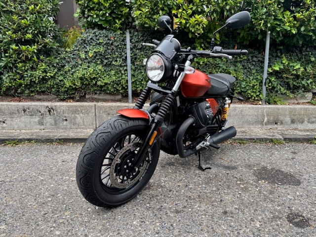 MOTO GUZZI V9 Bobber Sport-showroom-element-1