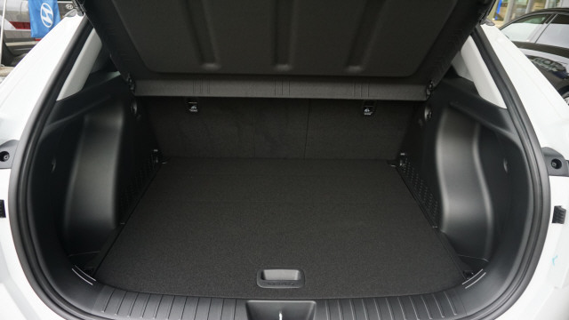 HYUNDAI Kona EV 65.4 kWh Origo-image-7