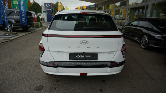 HYUNDAI Kona EV 65.4 kWh Origo-image-5