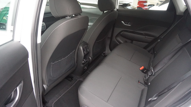 HYUNDAI Kona EV 65.4 kWh Origo-image-8