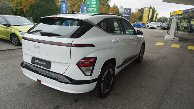 HYUNDAI Kona EV 65.4 kWh Origo-image-4