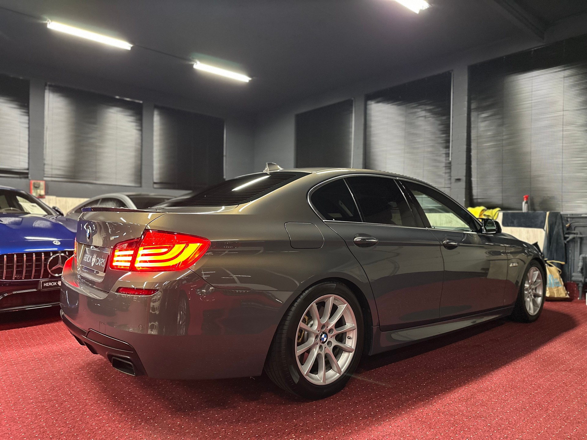 BMW M550d xDrive ** Individual Champagne / Frisch ab MFK & Service **-image-8