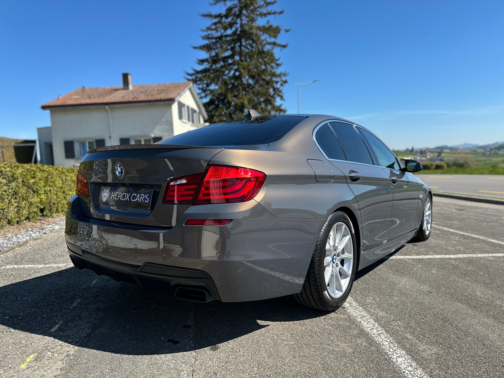 BMW M550d xDrive ** Individual Champagne / Frisch ab MFK & Service **-image-4