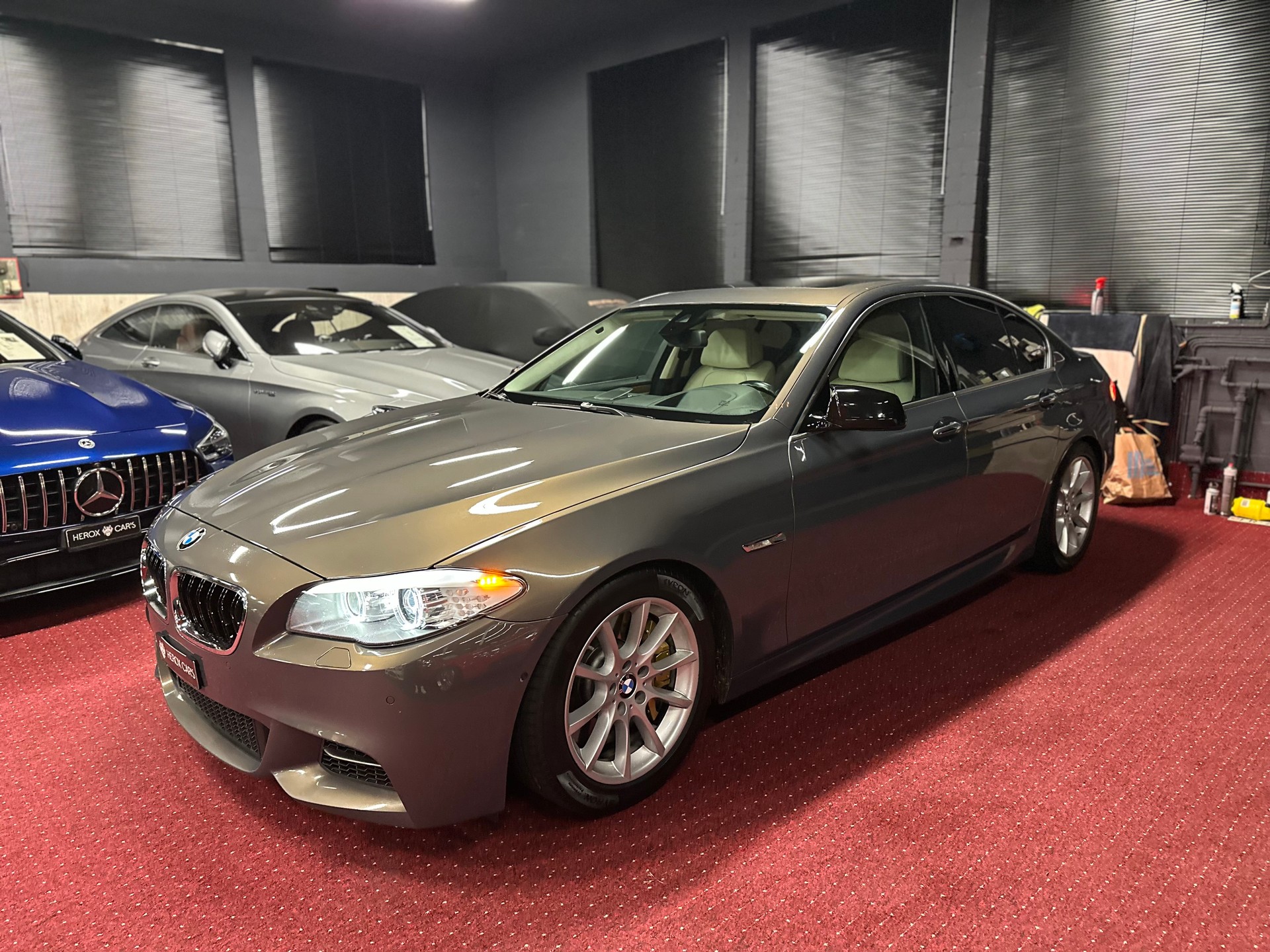 BMW M550d xDrive ** Individual Champagne / Frisch ab MFK & Service **-image-9