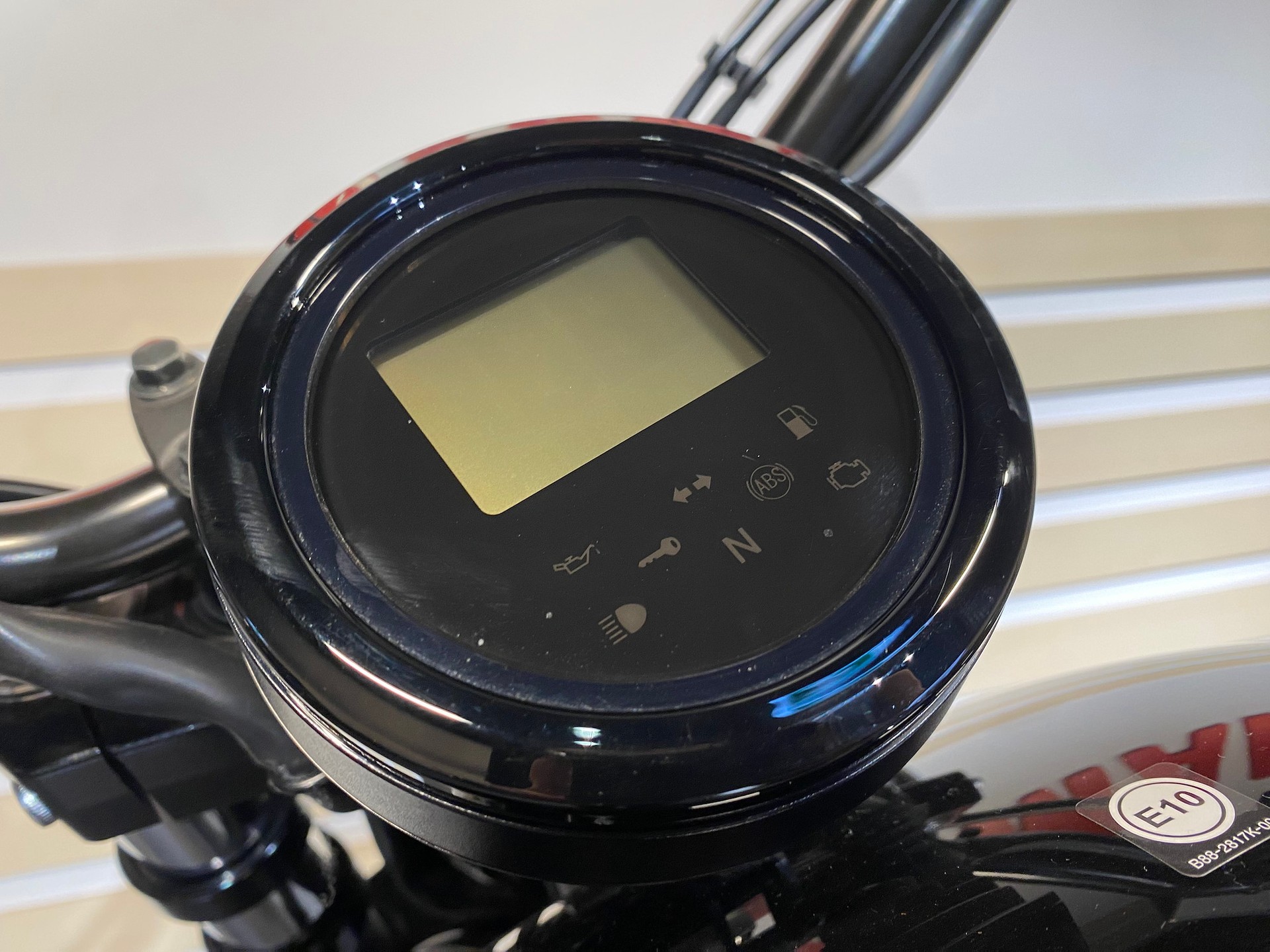YAMAHA SCR 950 Mica Dori Edition-image-7