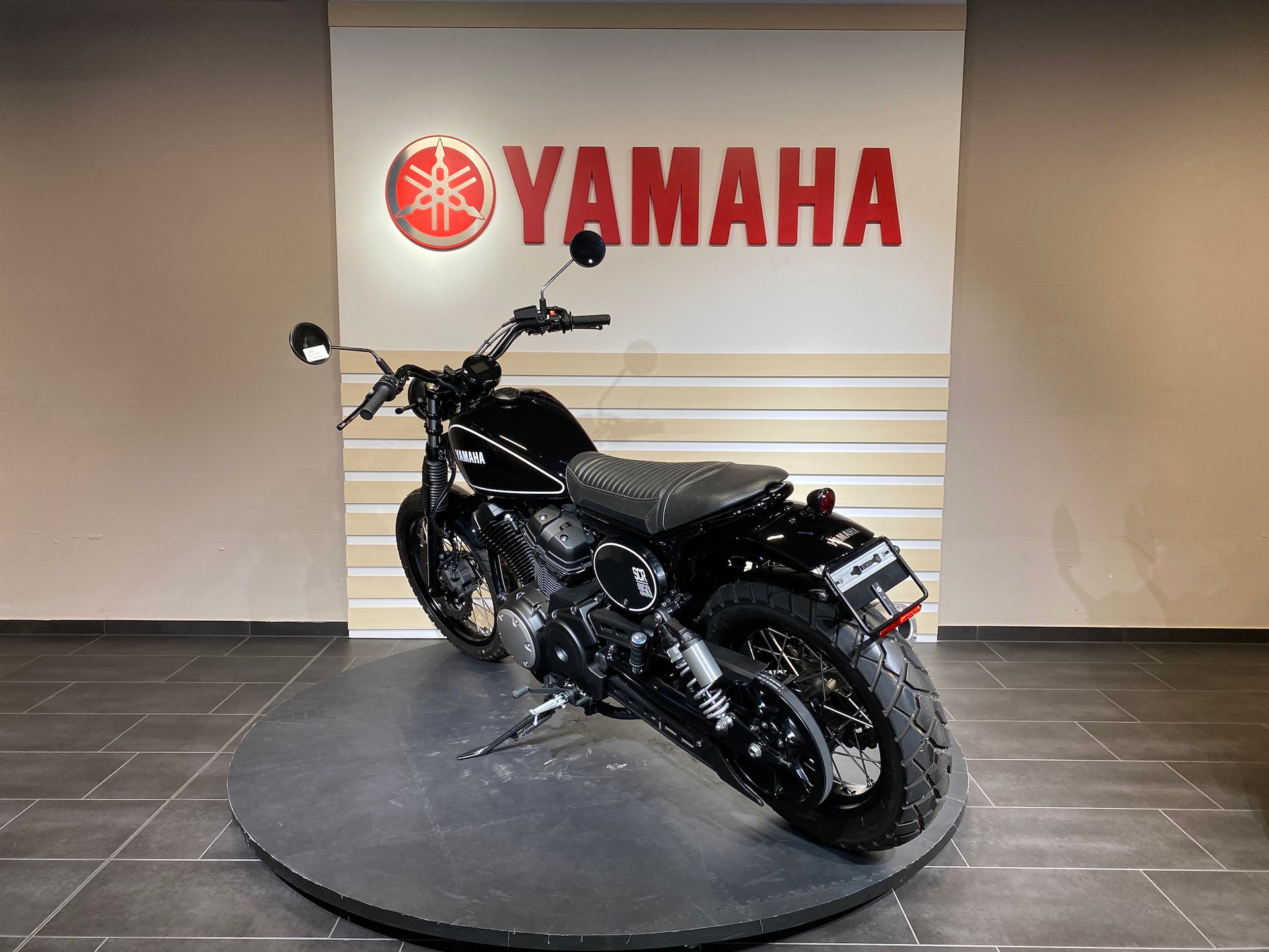 YAMAHA SCR 950 Mica Dori Edition-image-4