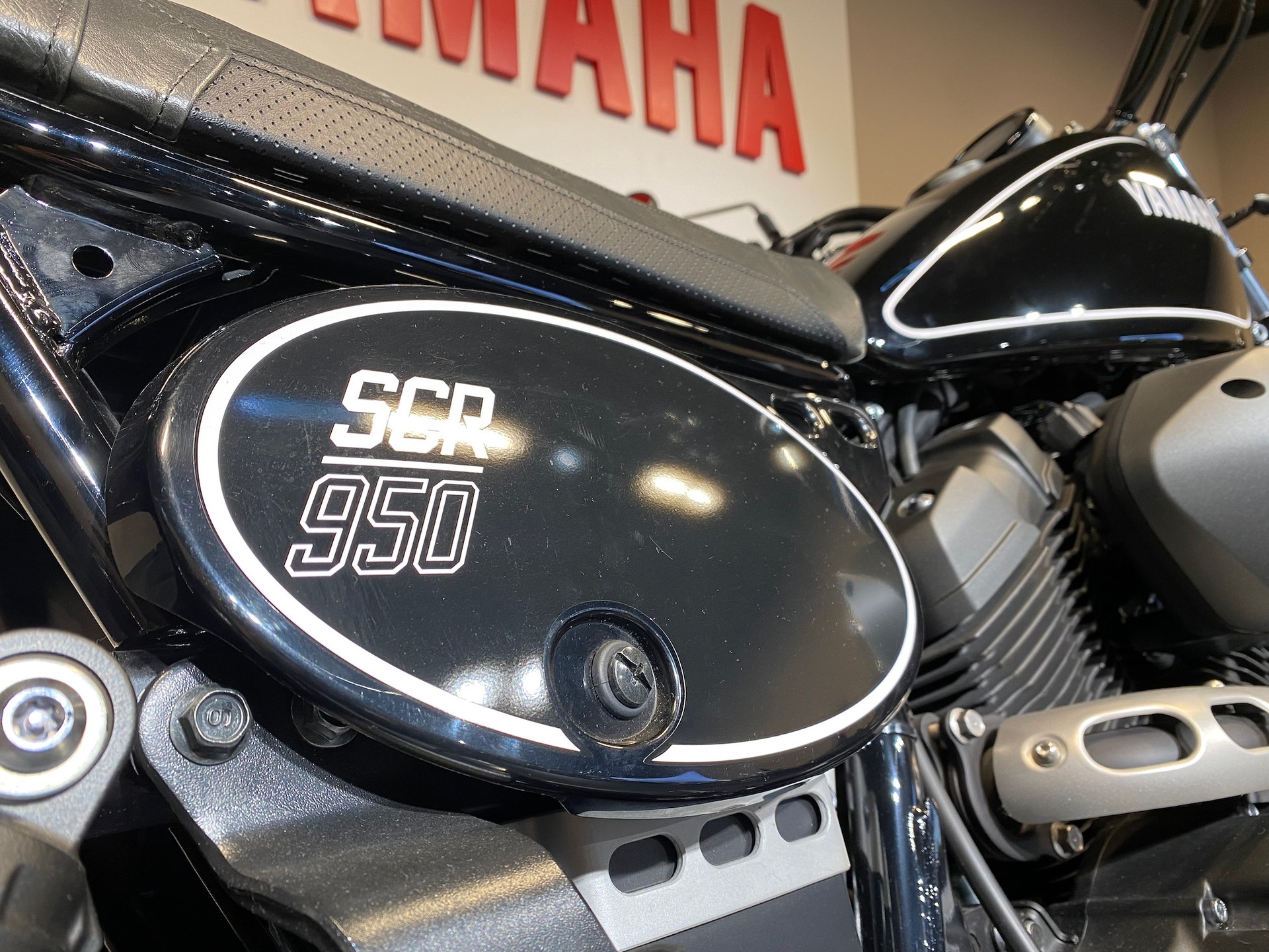YAMAHA SCR 950 Mica Dori Edition-image-15