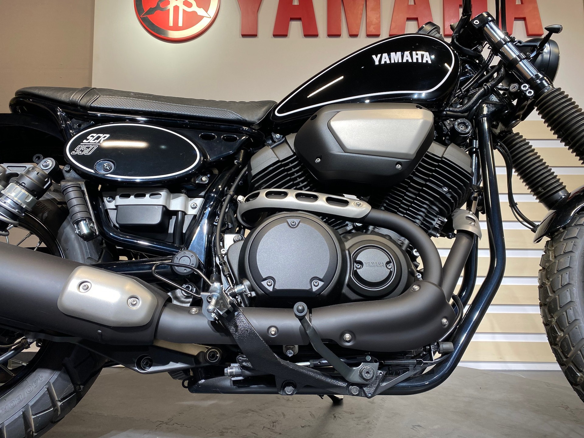 YAMAHA SCR 950 Mica Dori Edition-image-10