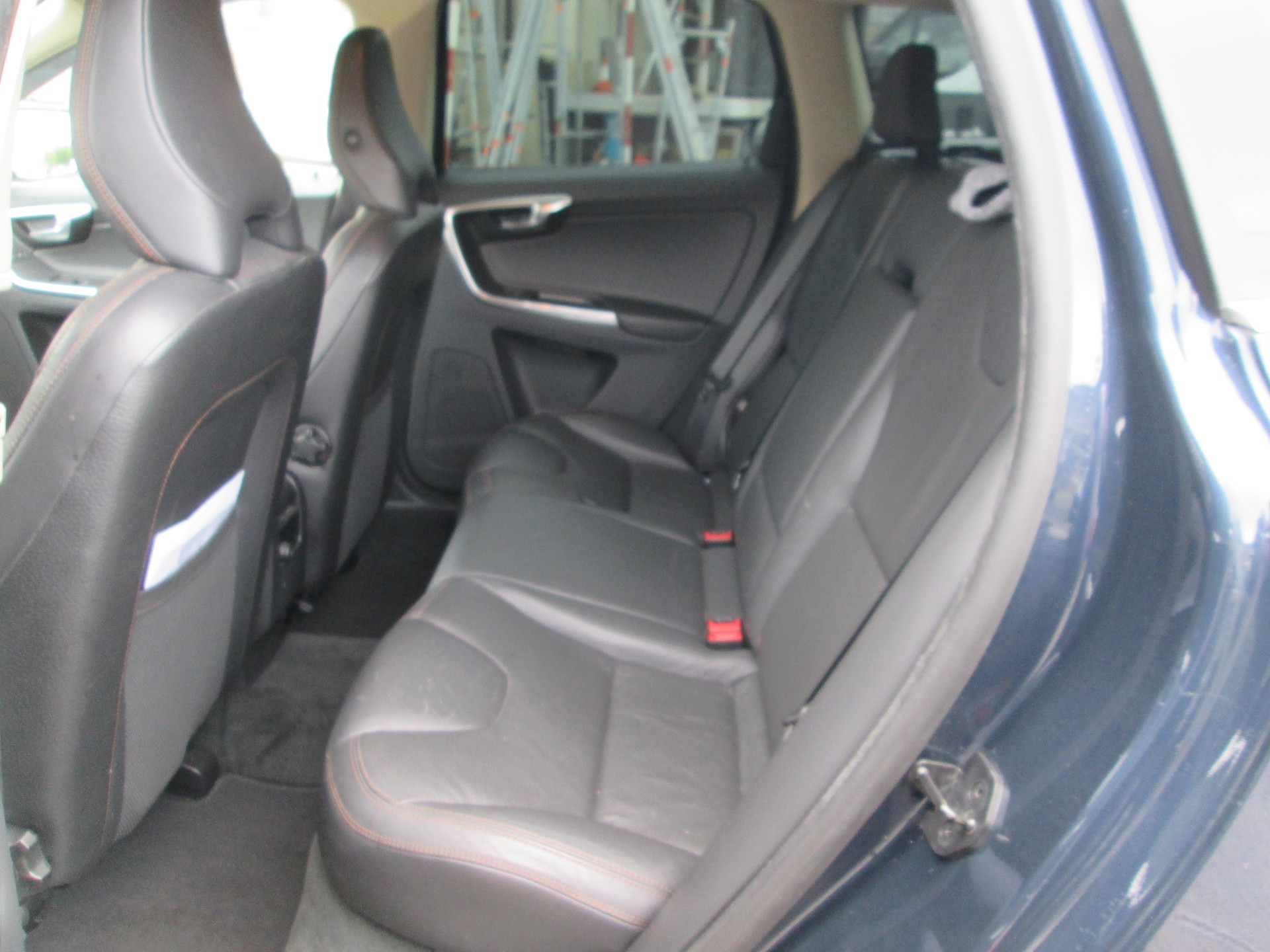 VOLVO XC60 D3 AWD Momentum Geartronic-image-7