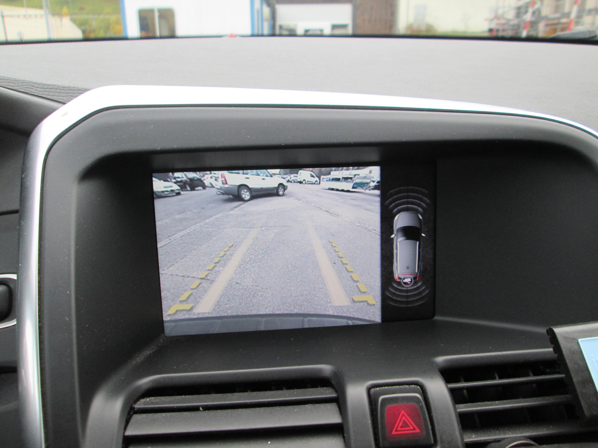 VOLVO XC60 D3 AWD Momentum Geartronic-image-9