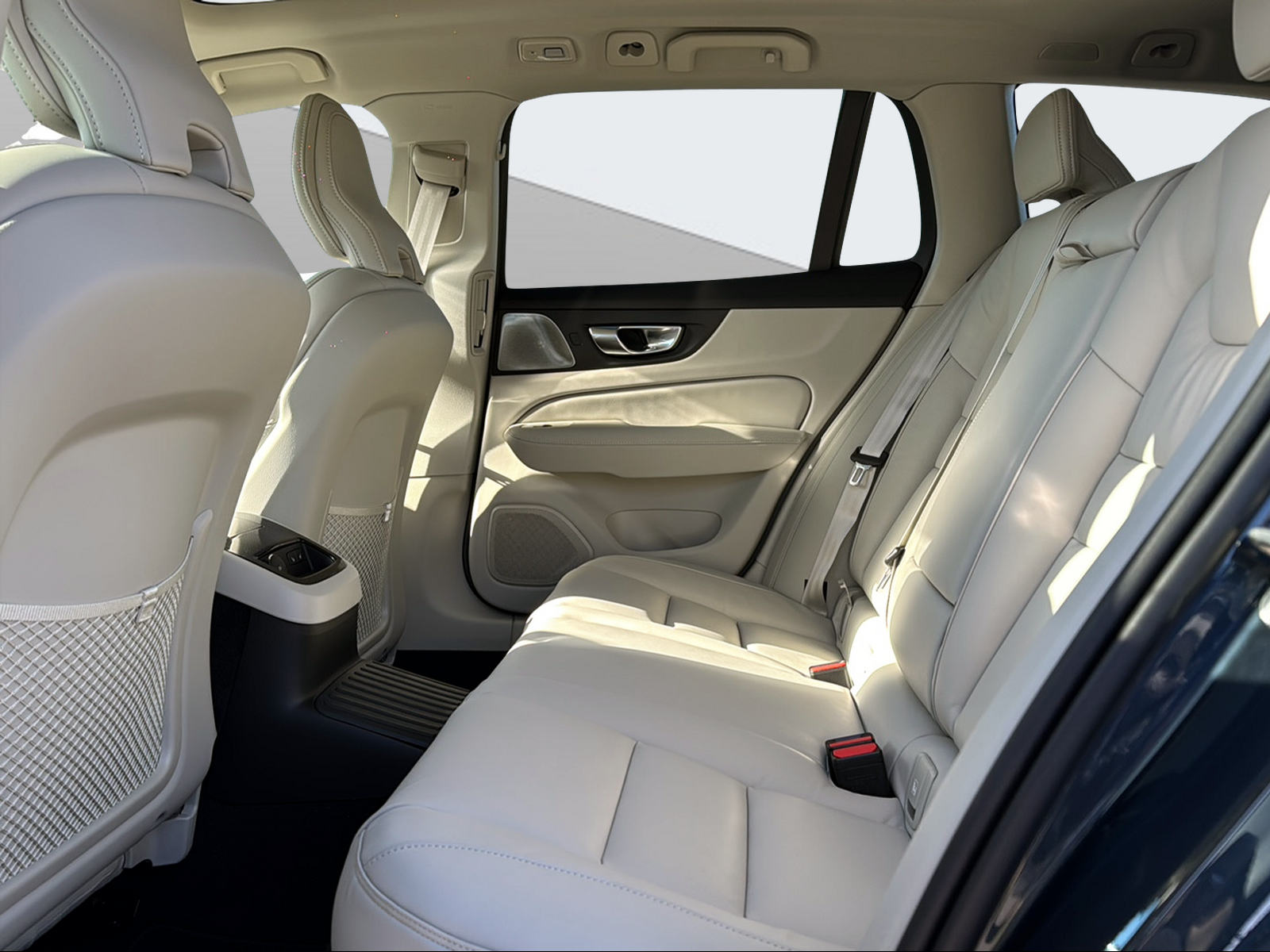 VOLVO V60 2.0 T6 TE Ultra Bright eAWD-image-13