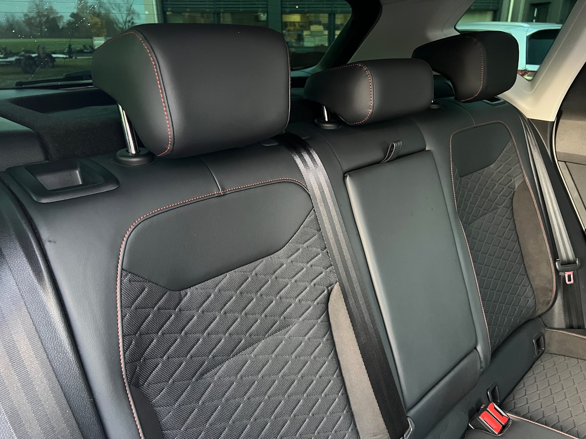 SEAT Ateca 2.0 TSI FR 4Drive DSG-image-13