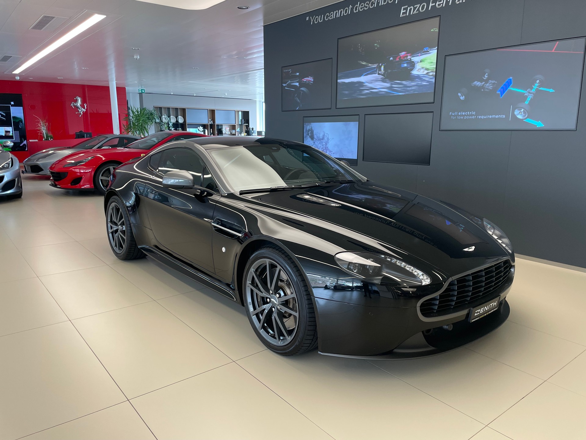 ASTON MARTIN V8 Vantage 4.7 N430 Sportshift-image-2