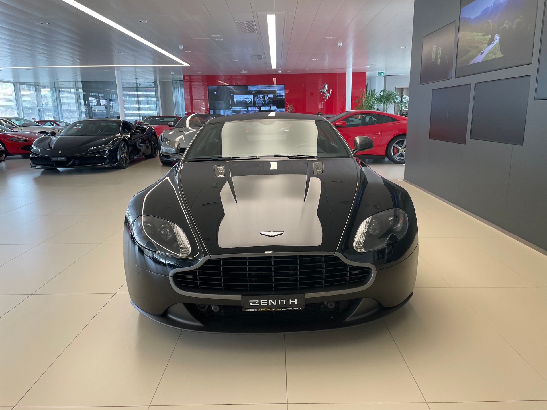 ASTON MARTIN V8 Vantage 4.7 N430 Sportshift-image-1