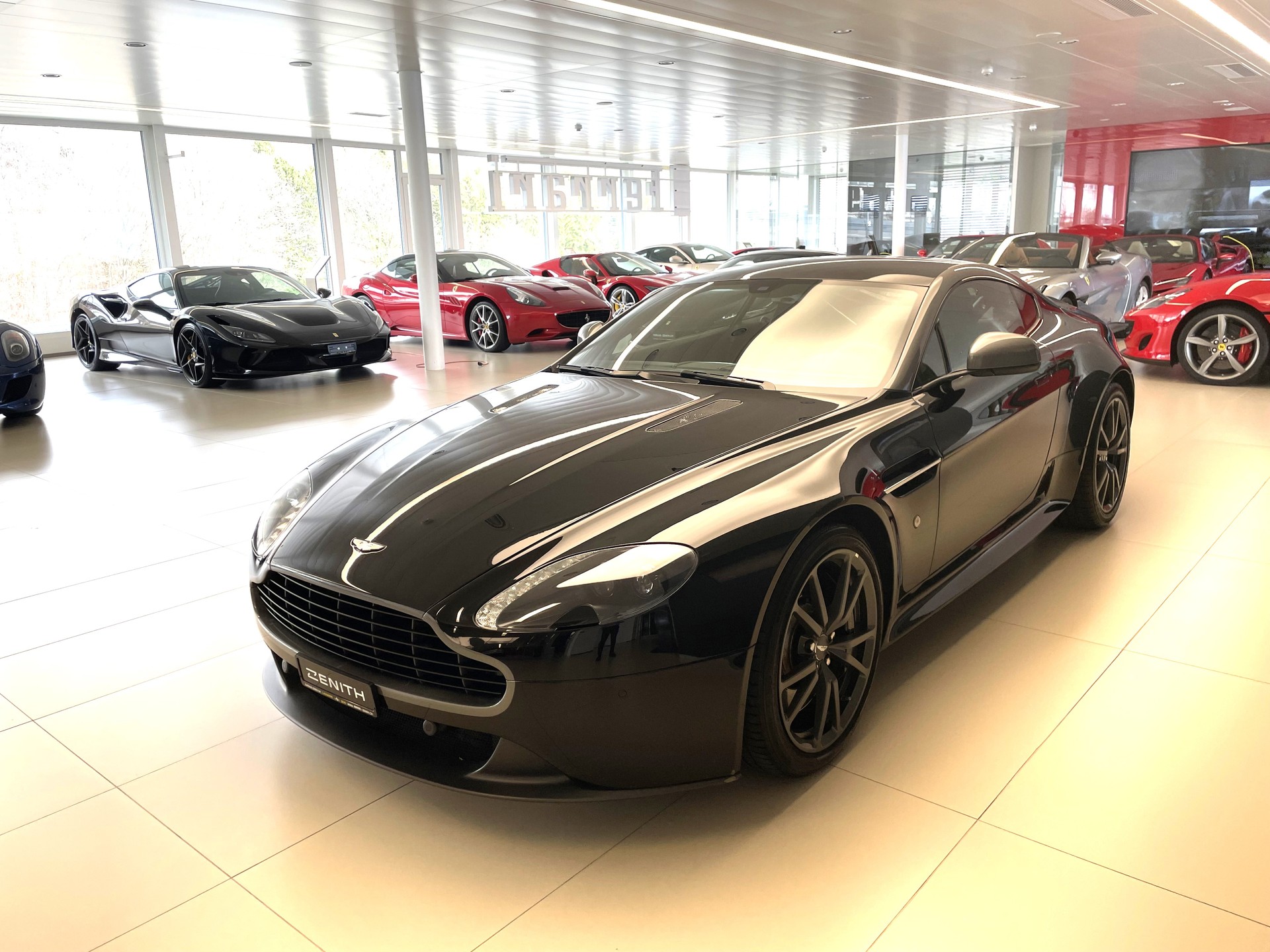 ASTON MARTIN V8 Vantage 4.7 N430 Sportshift-image-0