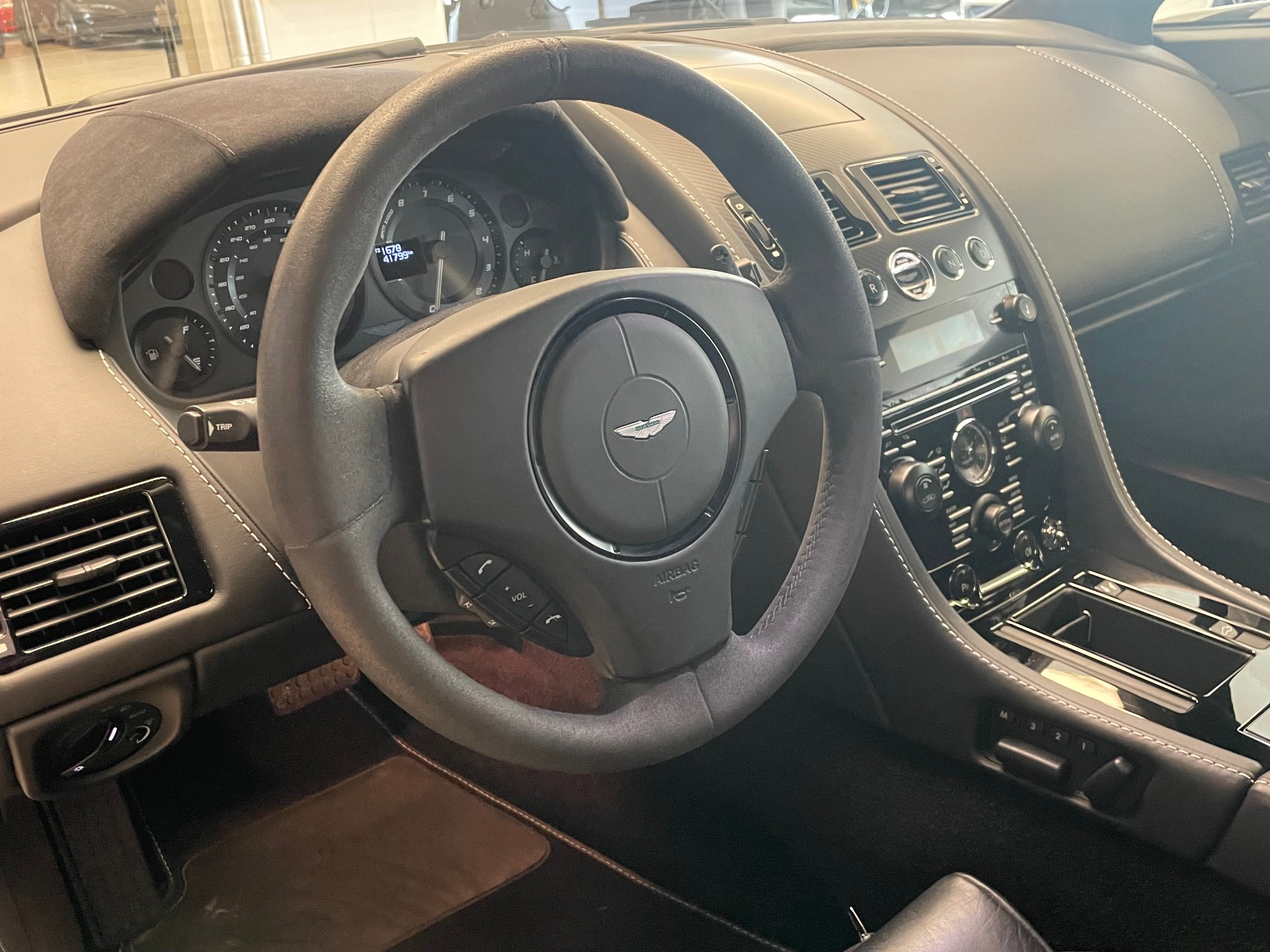 ASTON MARTIN V8 Vantage 4.7 N430 Sportshift-image-7