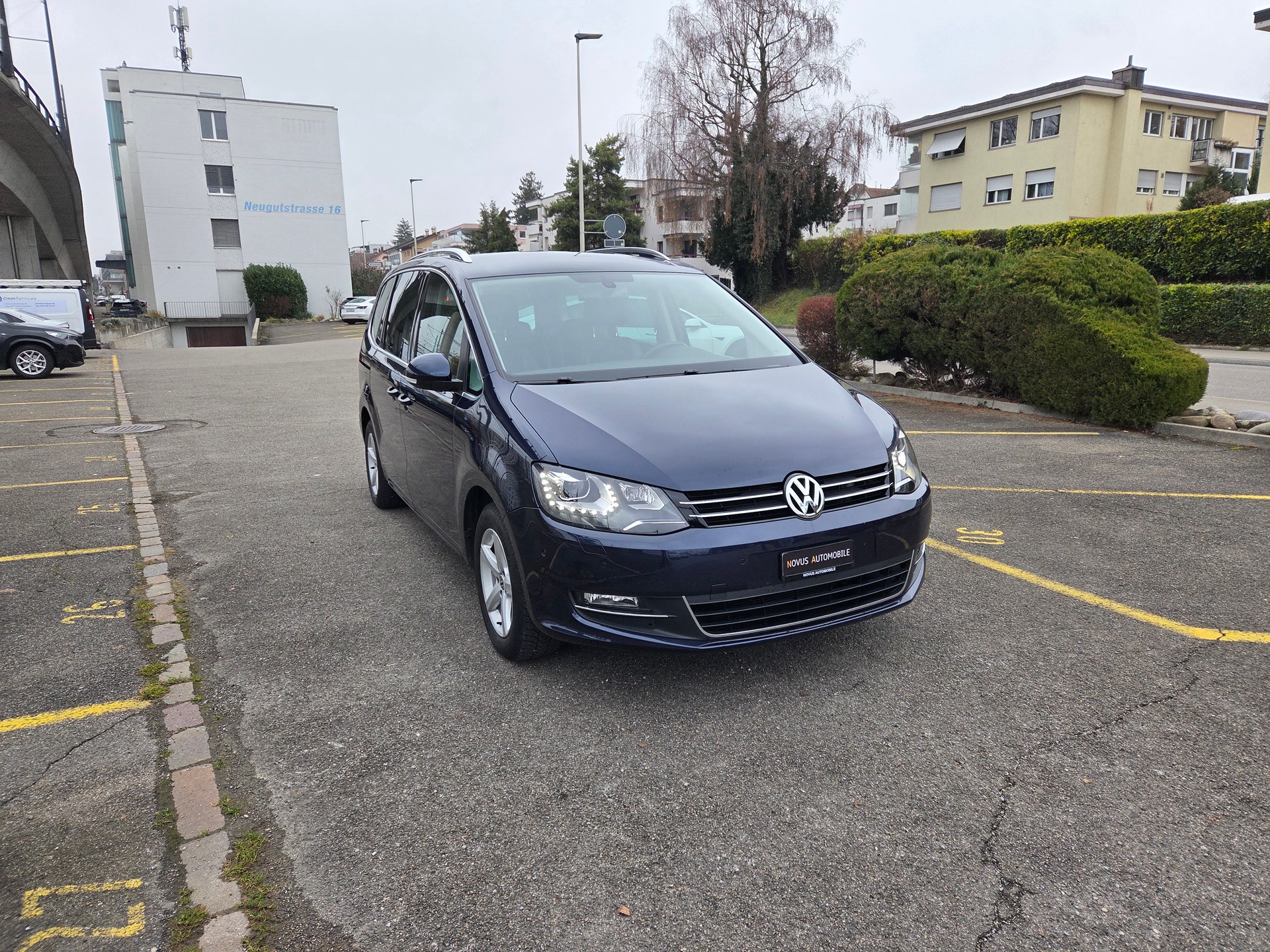 VW Sharan 2.0 TDI BlueMotion Technology Highline-image-6