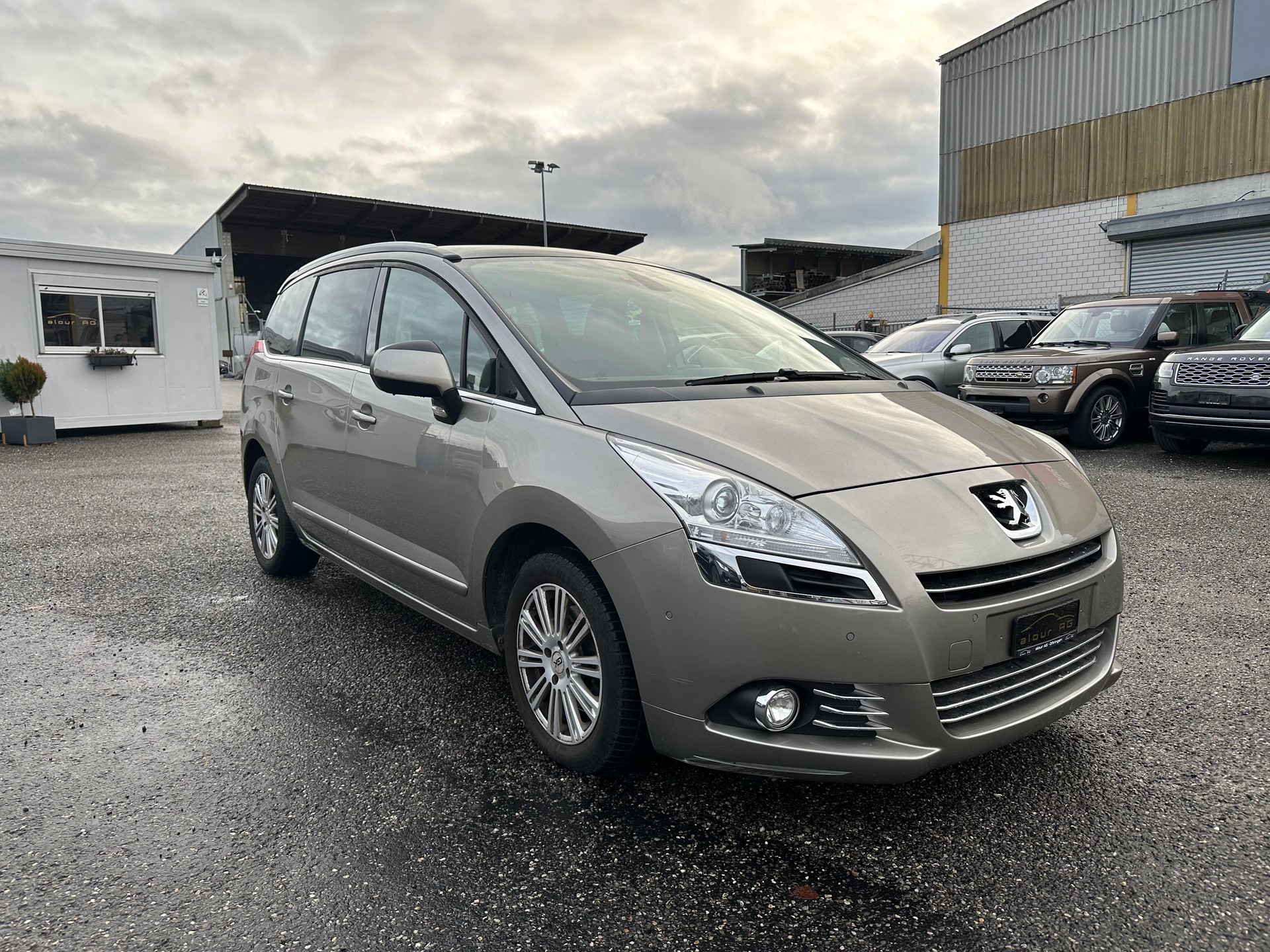 PEUGEOT 5008 1.6 16V T Sport Pack Automatic-image-5