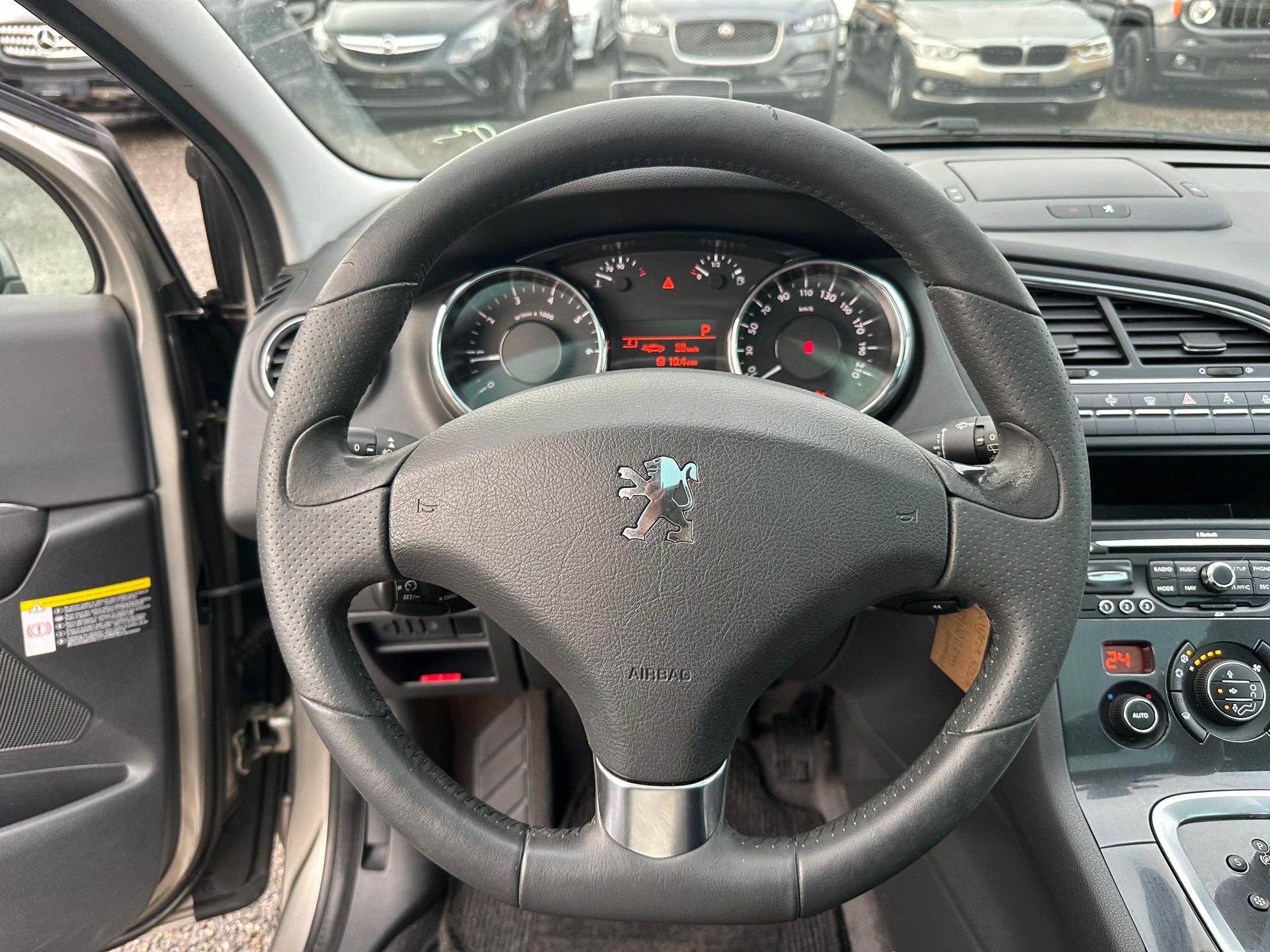 PEUGEOT 5008 1.6 16V T Sport Pack Automatic-image-6