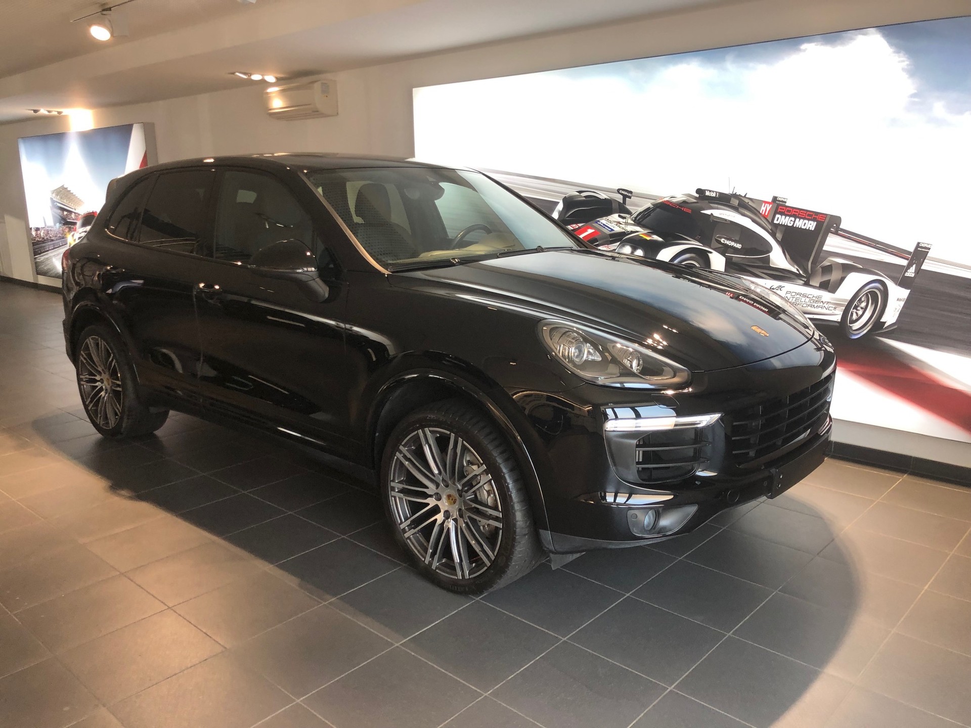 PORSCHE Cayenne S V8 Platinum Edition | Panorama | PASM | 21" Zoll Felgen-image-0