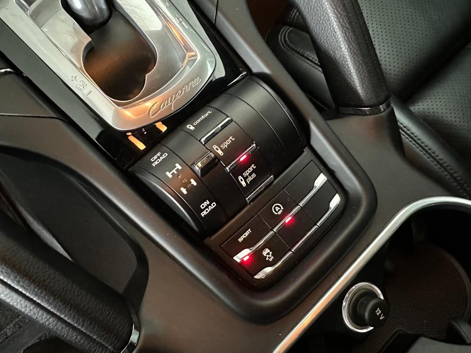 PORSCHE Cayenne S V8 Platinum Edition | Panorama | PASM | 21" Zoll Felgen-image-10