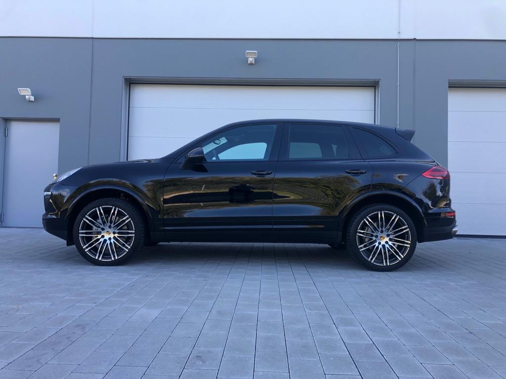 PORSCHE Cayenne S V8 Platinum Edition | Panorama | PASM | 21" Zoll Felgen-image-12