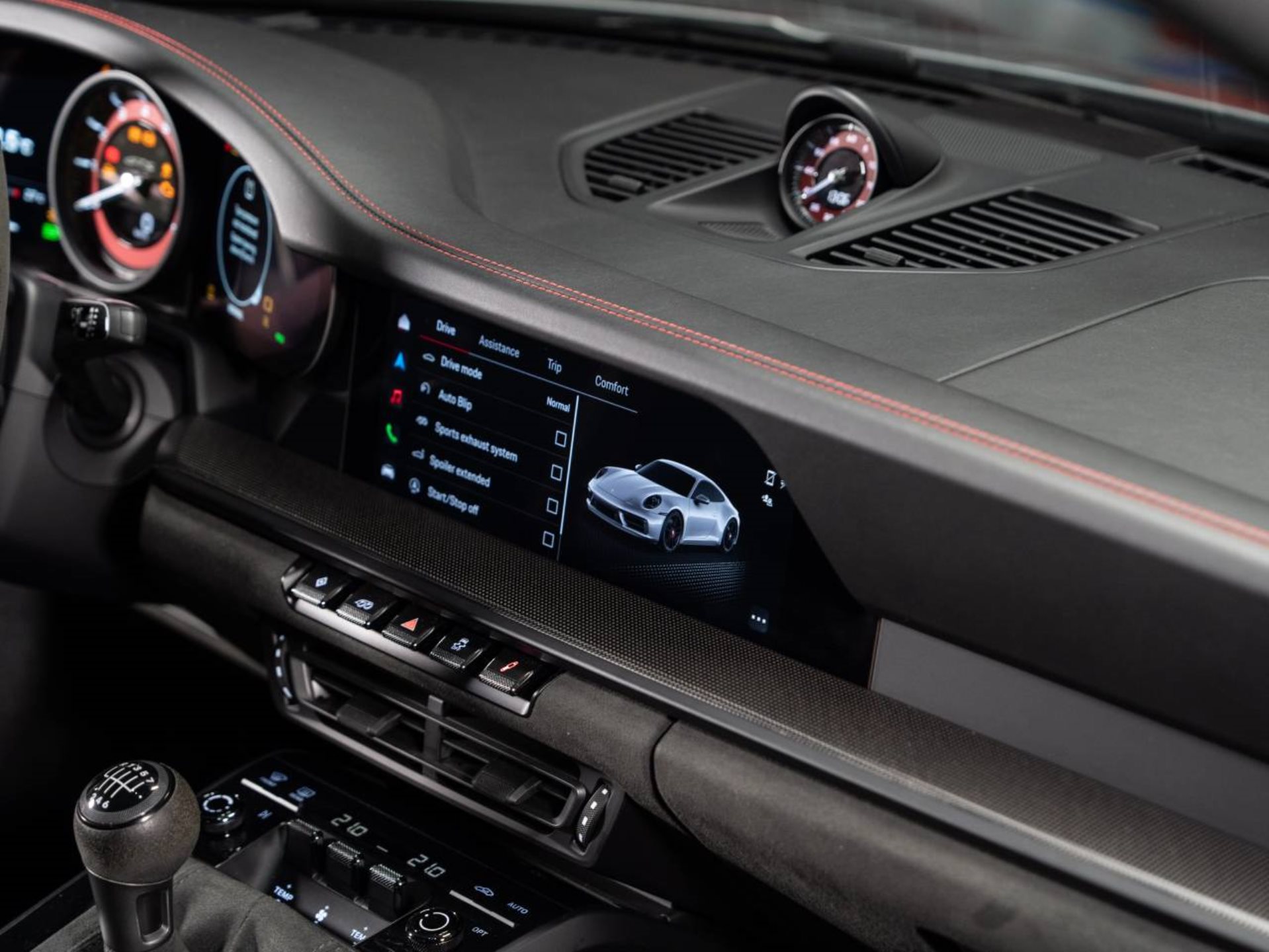 PORSCHE 911 Carrera 4 GTS Coupé-image-10