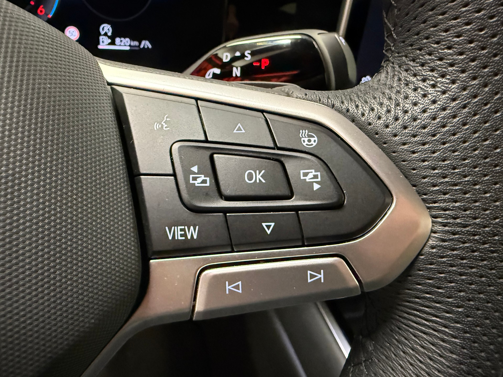 VW Passat Variant 2.0 TDI evo R-Line 4 Motion DSG-image-16