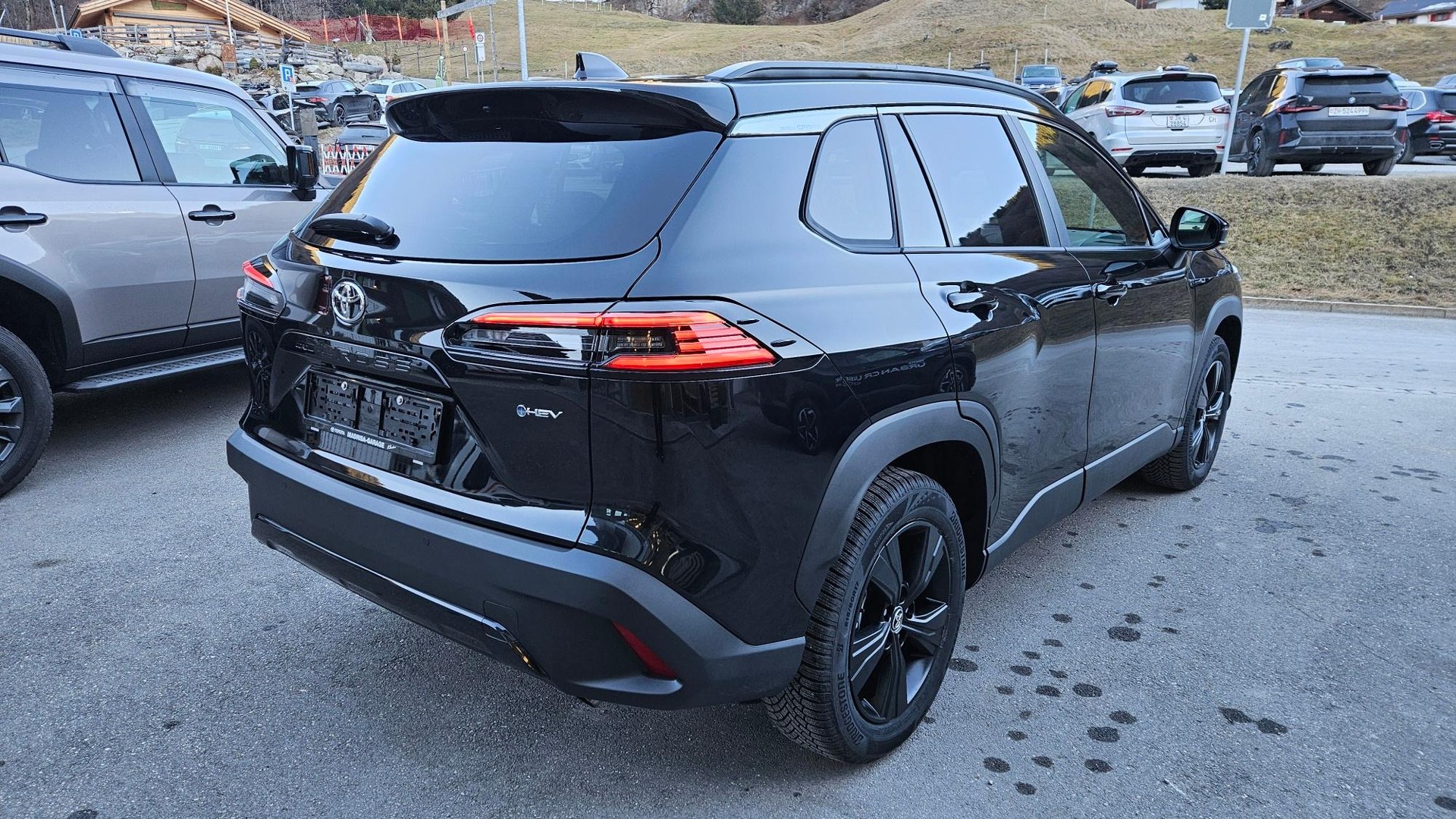 TOYOTA Corolla Cross 2.0 HSD Trend AWD-i-image-2
