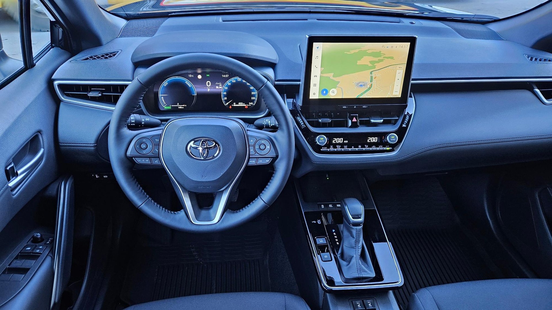 TOYOTA Corolla Cross 2.0 HSD Trend AWD-i-image-7