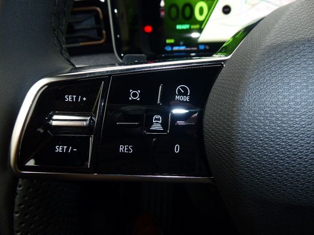 RENAULT R4 E-Tech Comfort Range 52 kWh Techno-image-9