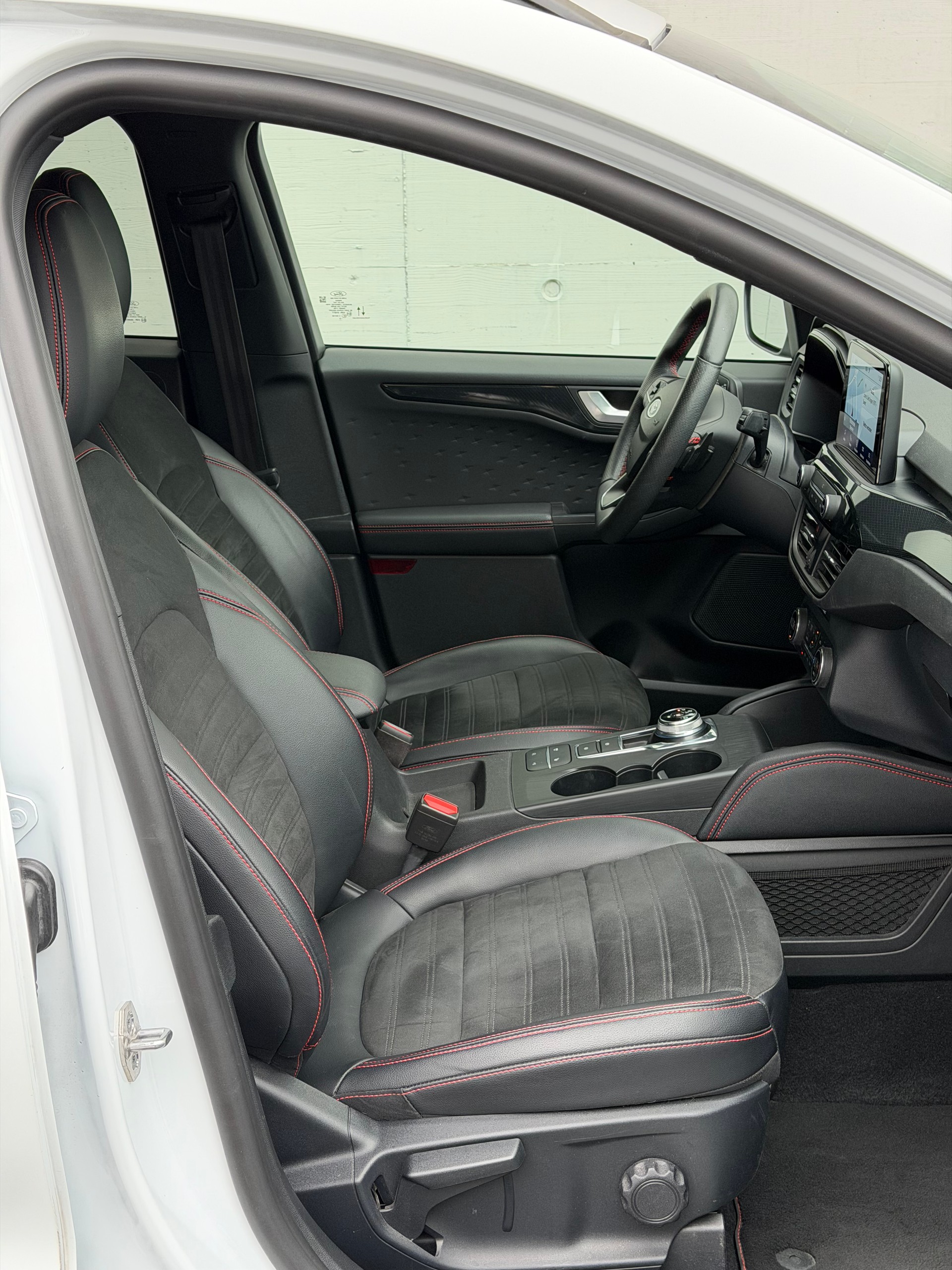 FORD Kuga 2.0 TDCi EcoBlue ST-Line X 4WD-image-7