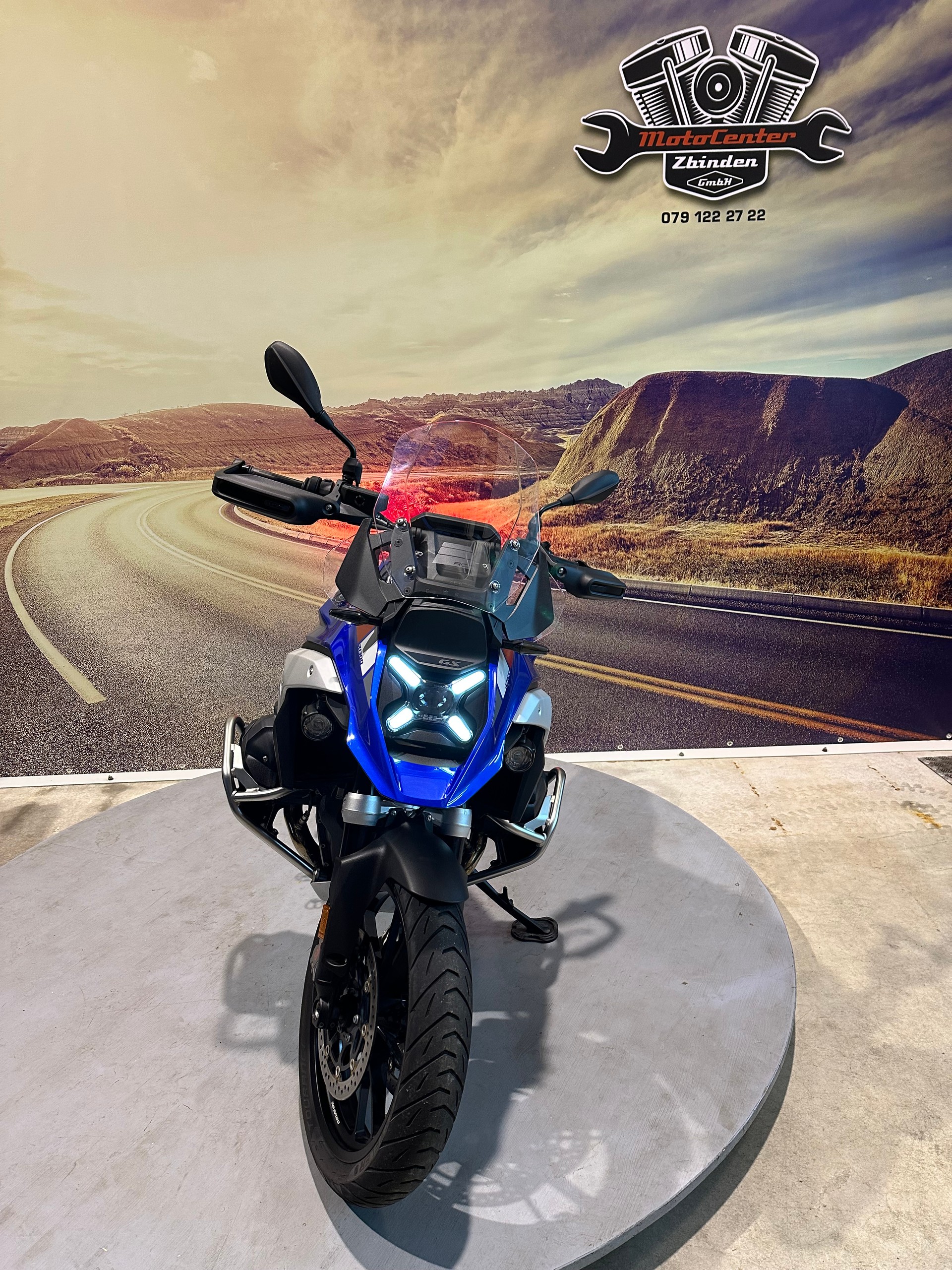 BMW R 1300 GS mit Sportfederung 2 CM höher-showroom-element-2