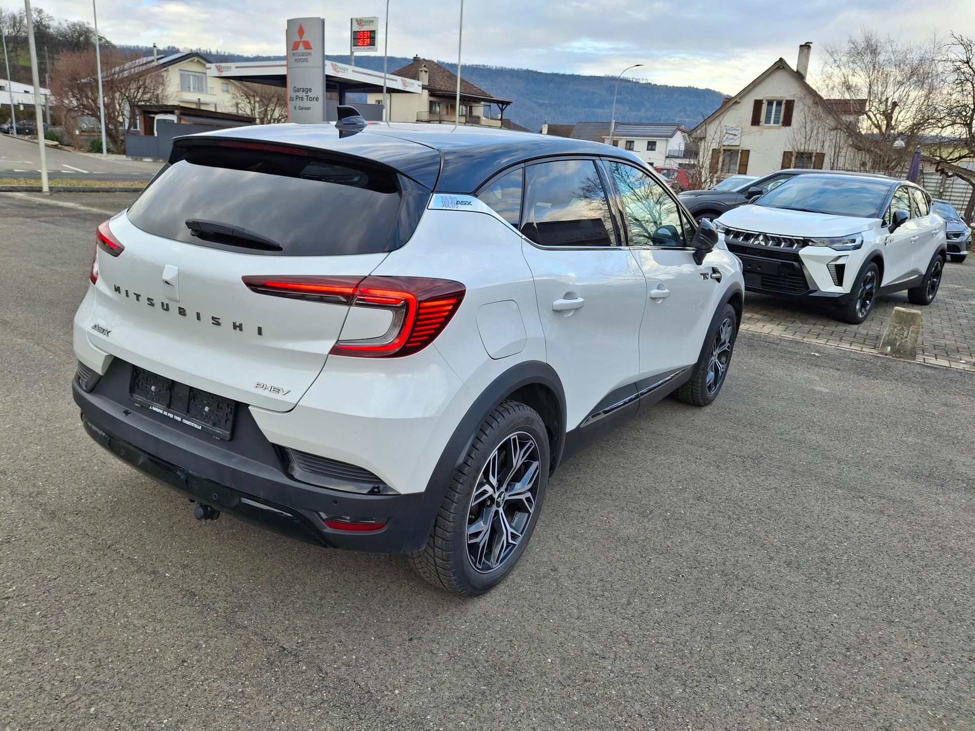 MITSUBISHI ASX 1.6 PHEV Instyle-image-3