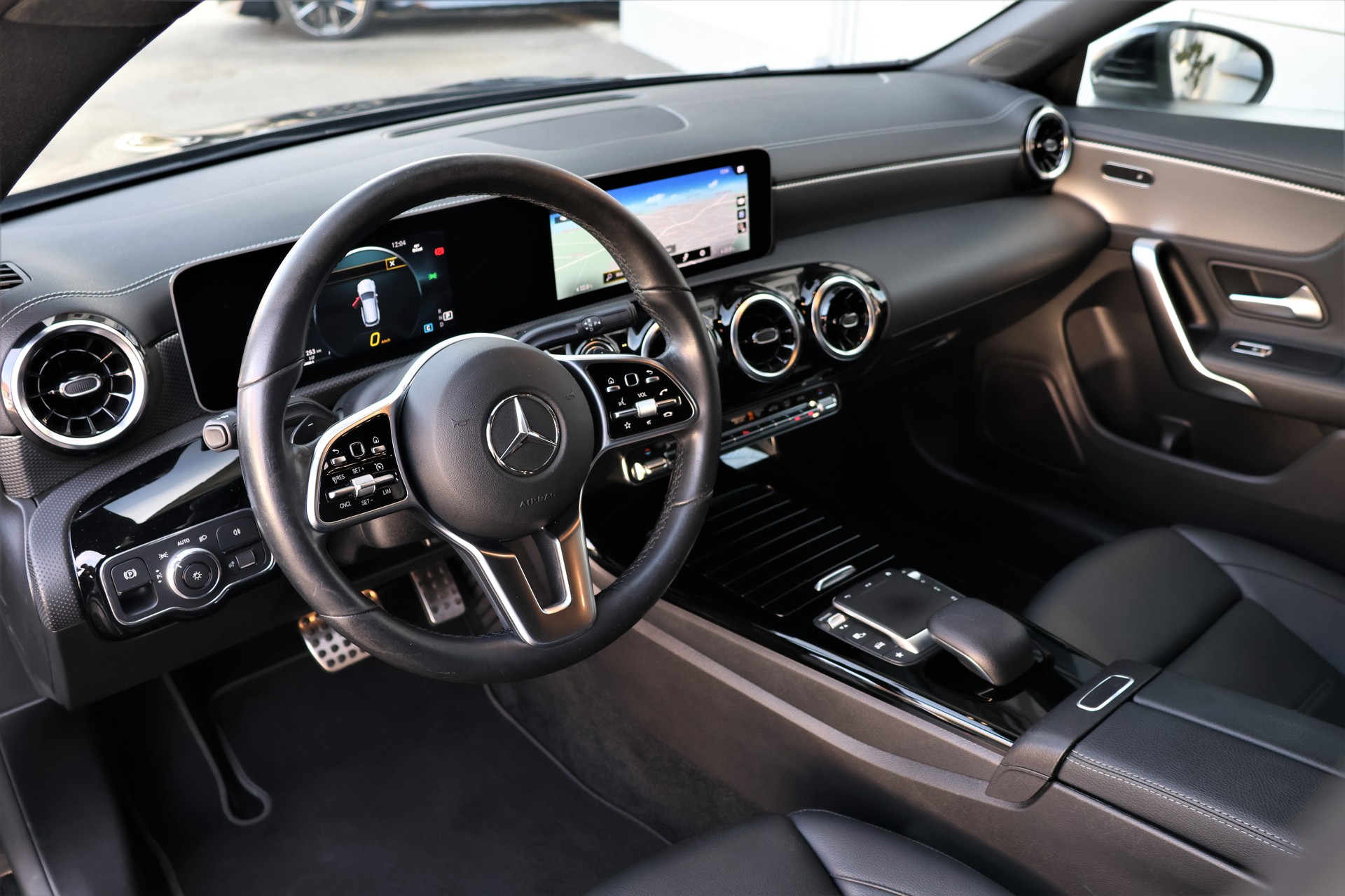 MERCEDES-BENZ CLA Shooting Brake 180 7G-DCT Progressive (CH)-image-8