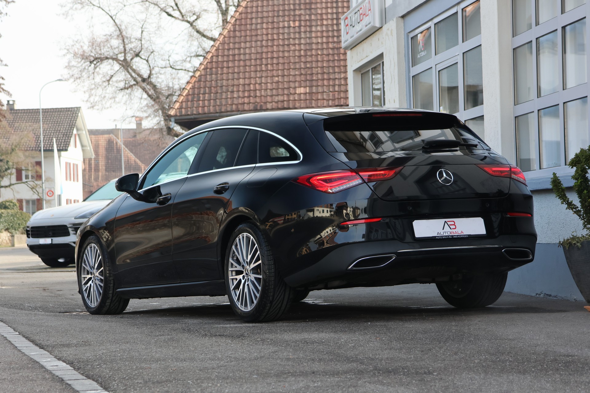MERCEDES-BENZ CLA Shooting Brake 180 7G-DCT Progressive (CH)-showroom-element-2