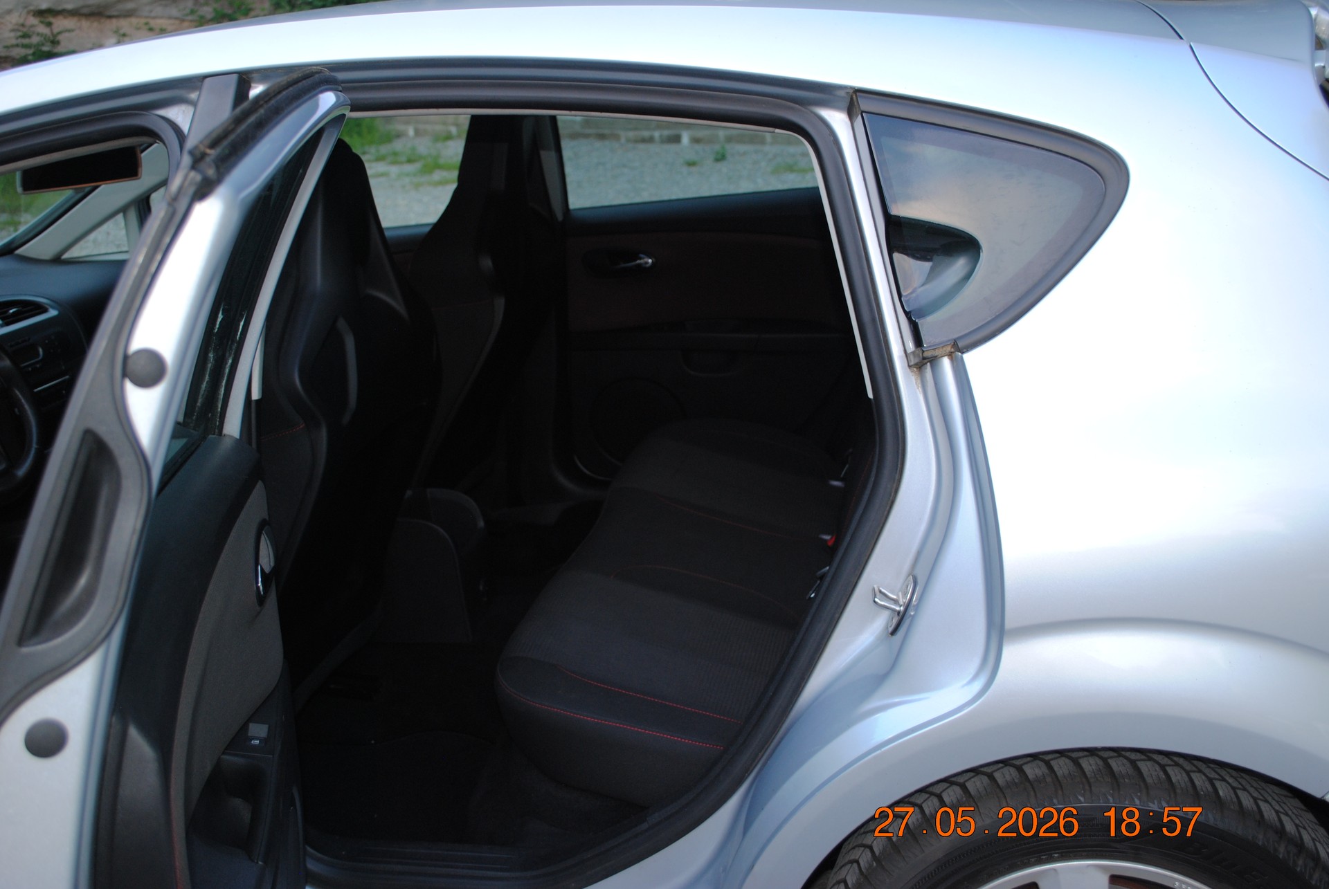 SEAT Leon 2.0 FSI T Radical-image-12